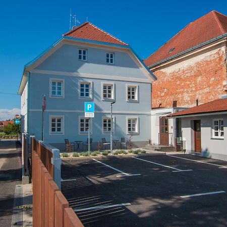 Apartmani Kac Karlovac Esterno foto