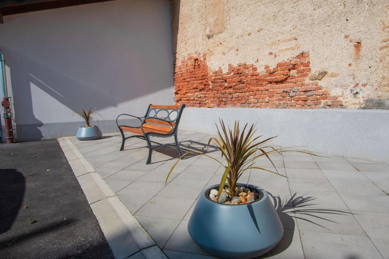 Apartmani Kac Karlovac Esterno foto