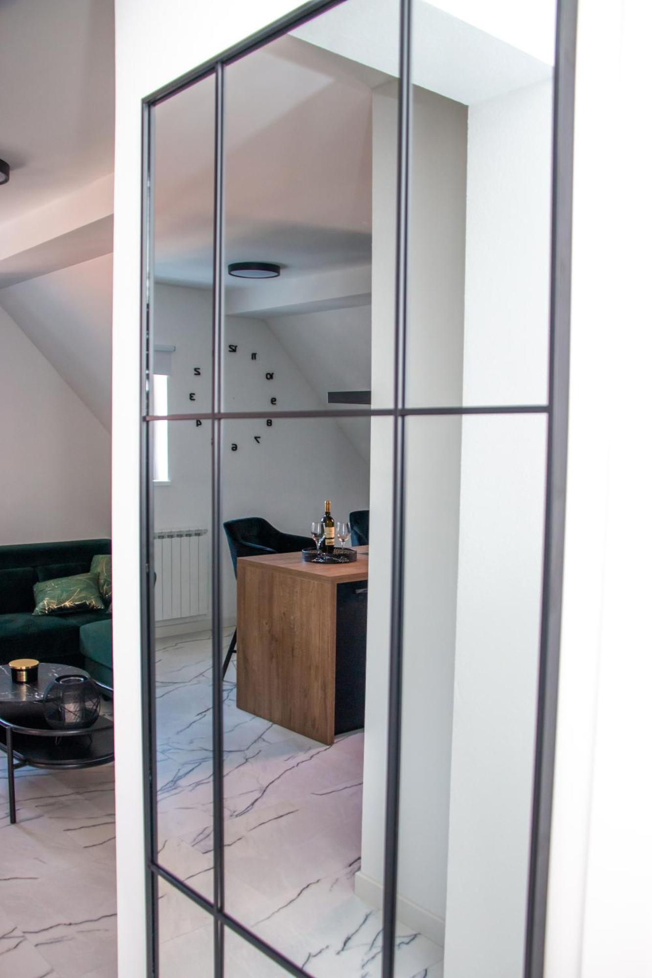 Apartmani Kac Karlovac Esterno foto