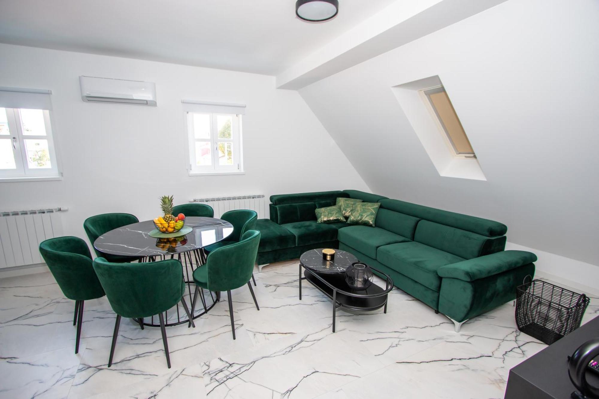 Apartmani Kac Karlovac Esterno foto