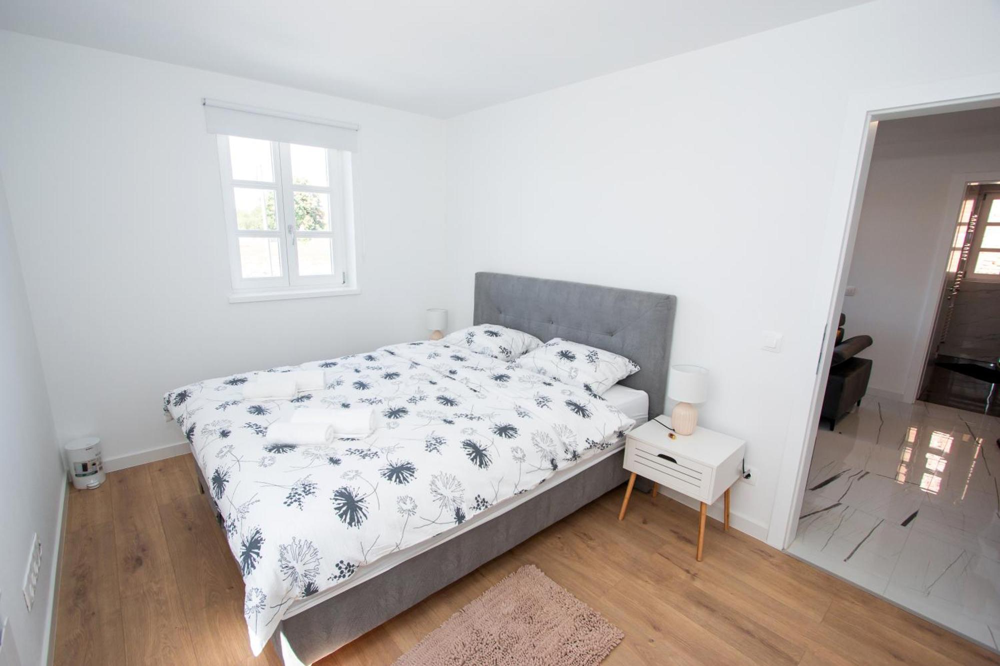 Apartmani Kac Karlovac Esterno foto